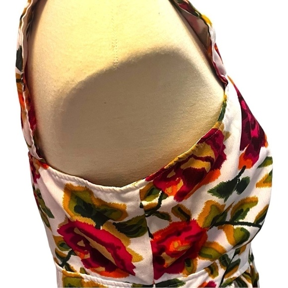 Selina Studio Sweetheart Fit & Flare Sundress in Vibrant Floral on White - Picture 7 of 13